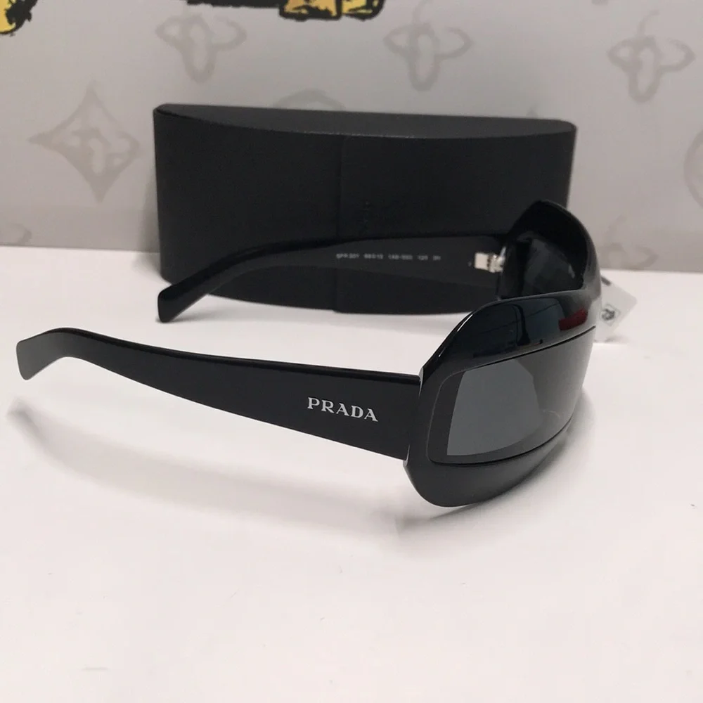 Stylish Black Sunglasses SPR30Y 1AB-5s0